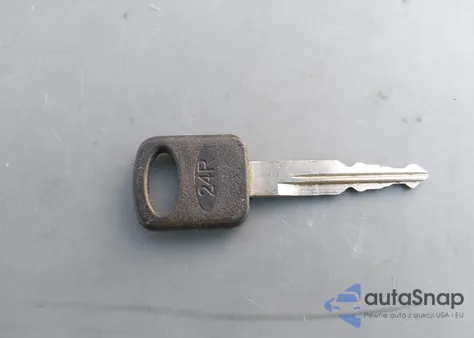 2002 Nissan Quest Gxe z USA, uszkodzony, nr VIN 4N2ZN15T52D811738